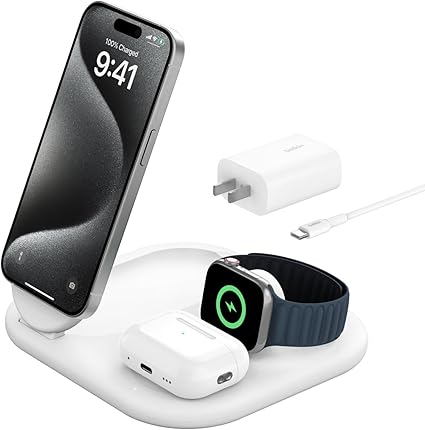 Belkin Qi2 3-in-1 Qi2 折りたたみ式充電パッド Qi2公式認証/MagSafe対応 iPhone 16/15/14/13/12/Qi2対応スマートフォン(最大15W高速充電) AirPods/ワイヤレス充電対応イヤホン(5W充電) Apple Watch 9/8/7/Ultra/Ultra2 USB-Cケーブル付属(1.5m) AC電源アダプター付属 WIZ029dqWH